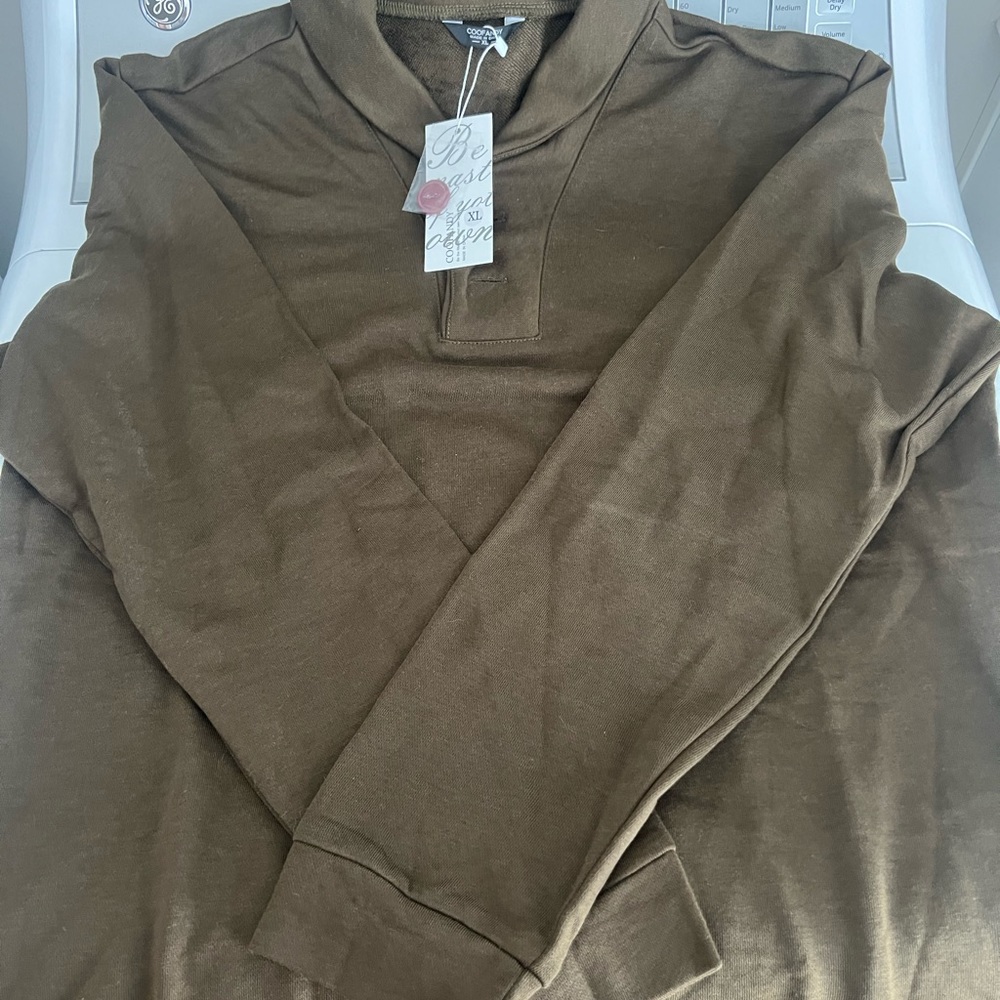 Men’s collared long sleeve